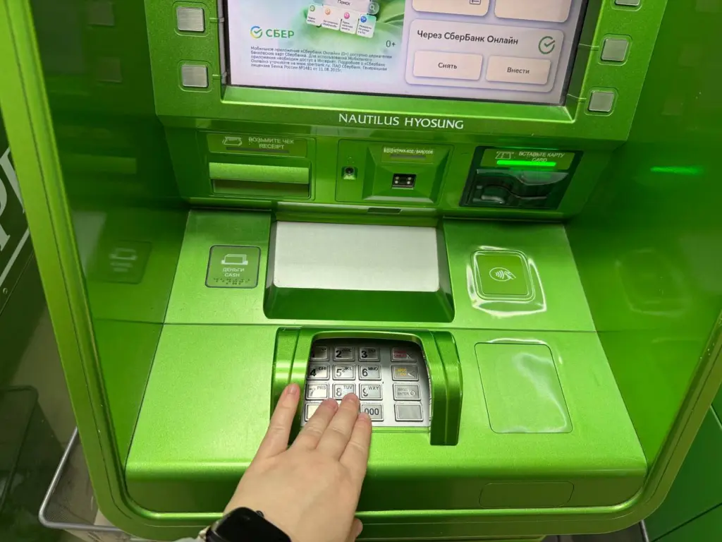 Сбербанк прогнозирует обесценение рубля: что ожидает россиян с накоплениями