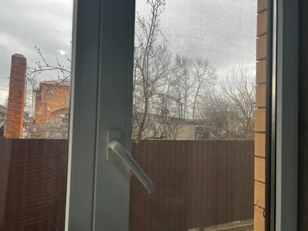 Как всего за минуту можно сократить счета за отопление в два раза с помощью простого действия с окном