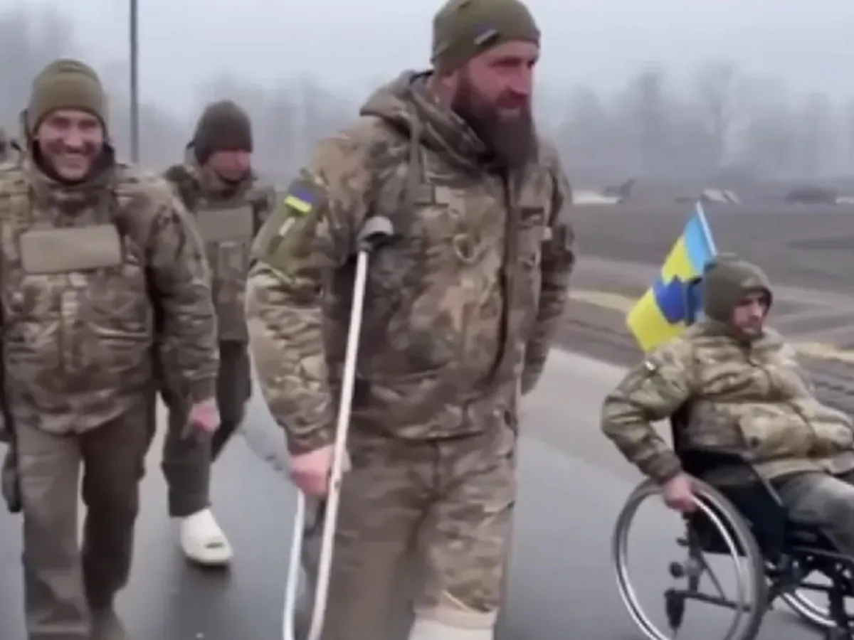 Не доверяй своим глазам: кто и почему публикует в интернете видео массовой сдачи в плен украинских военных в Покровске0