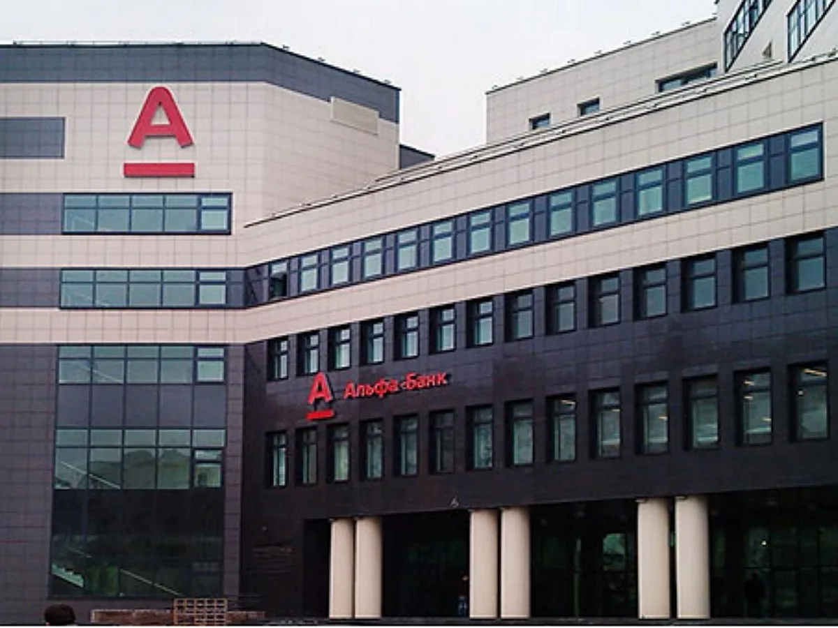 Президент «Альфа-банк» назвал ключевые признаки возможной заморозки вкладов россиян и сроки её наступления0