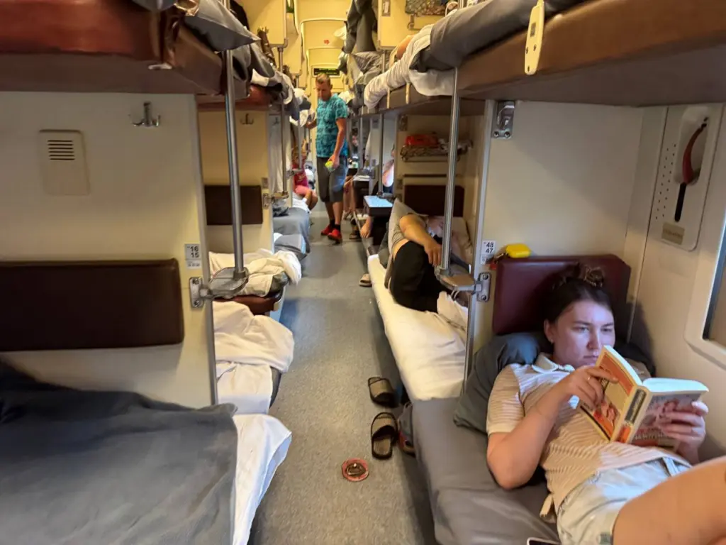 Прощайте, узкие полки: РЖД представили идеальные вагоны для бюджетных путешественников