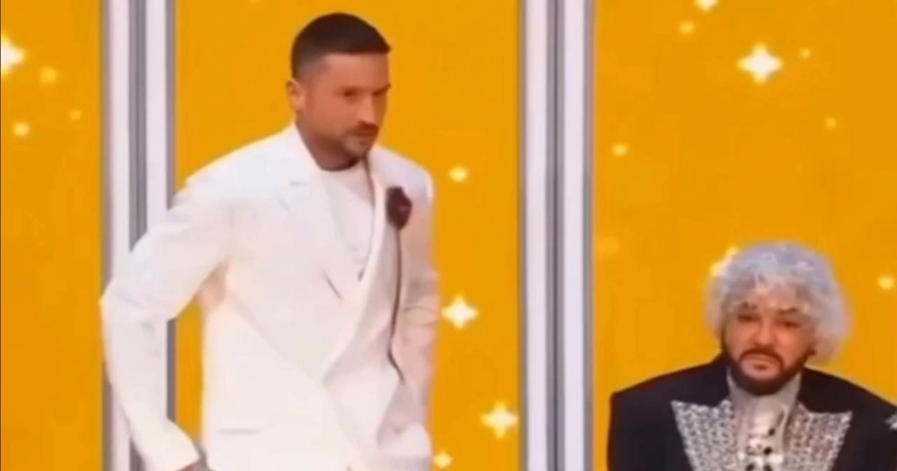 Сергей Лазарев и Филипп Киркоров стоп-кадр финала "Ну-ка все вместе" (12+) на Россия 1 Сергей Лазарев и Филипп Киркоров стоп-кадр финала "Ну-ка все вместе" (12+) на Россия 1