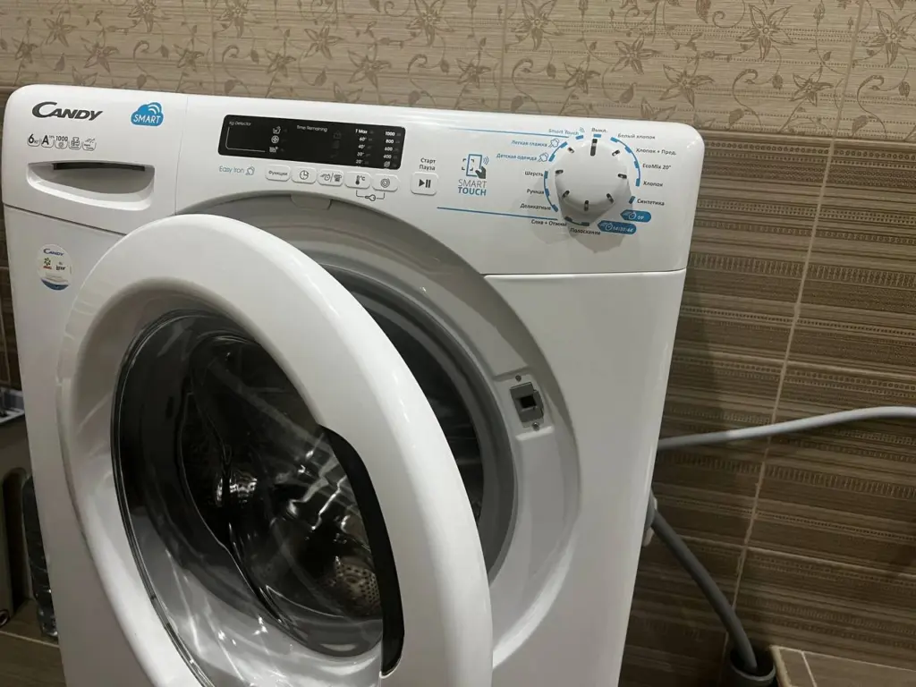 Как добиться безупречно белого цвета одежды с помощью простого секрета от прачки