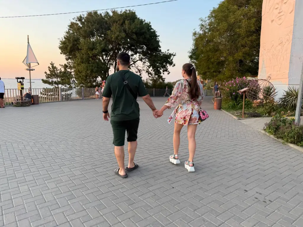 Привычка, выдающая низкий интеллект женщины: мудрость Востока в действии