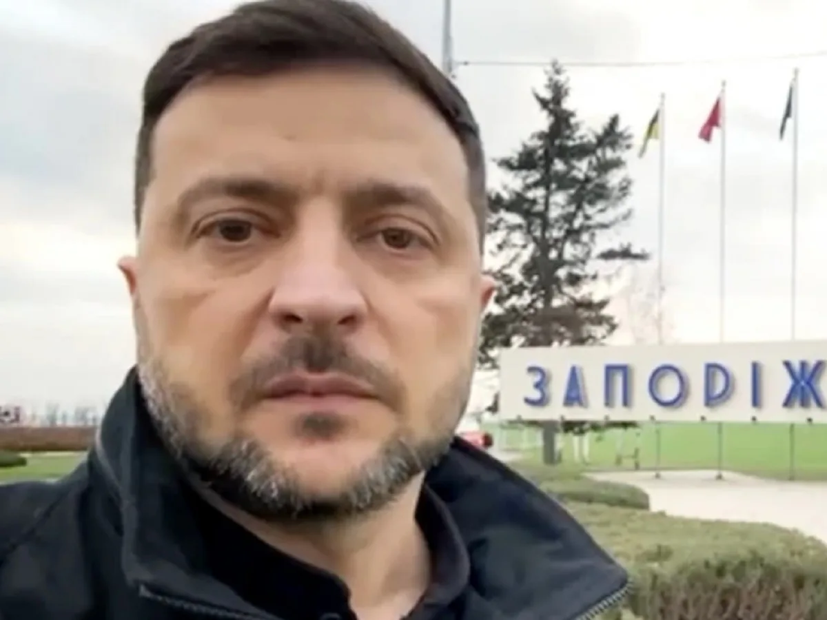 Экономист предсказал 2026 год: Зеленский на обложке с биноклем0