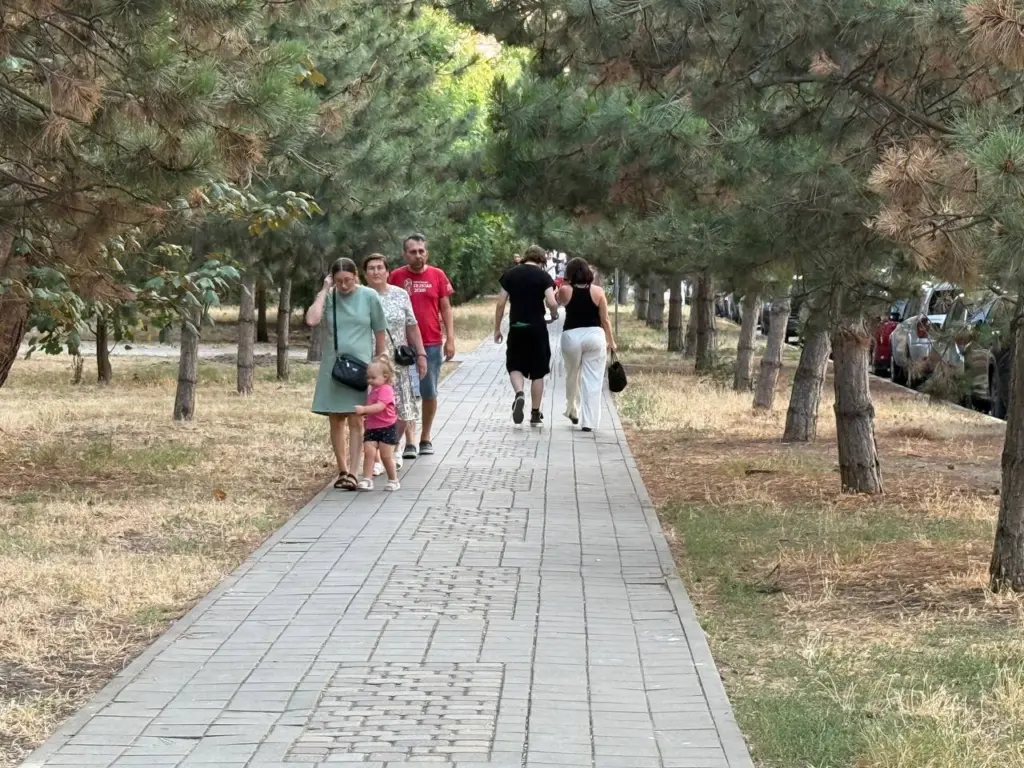 Омар Хайям предостерегал о том что в жизни есть нечто страшнее чумы нужно быть осторожным