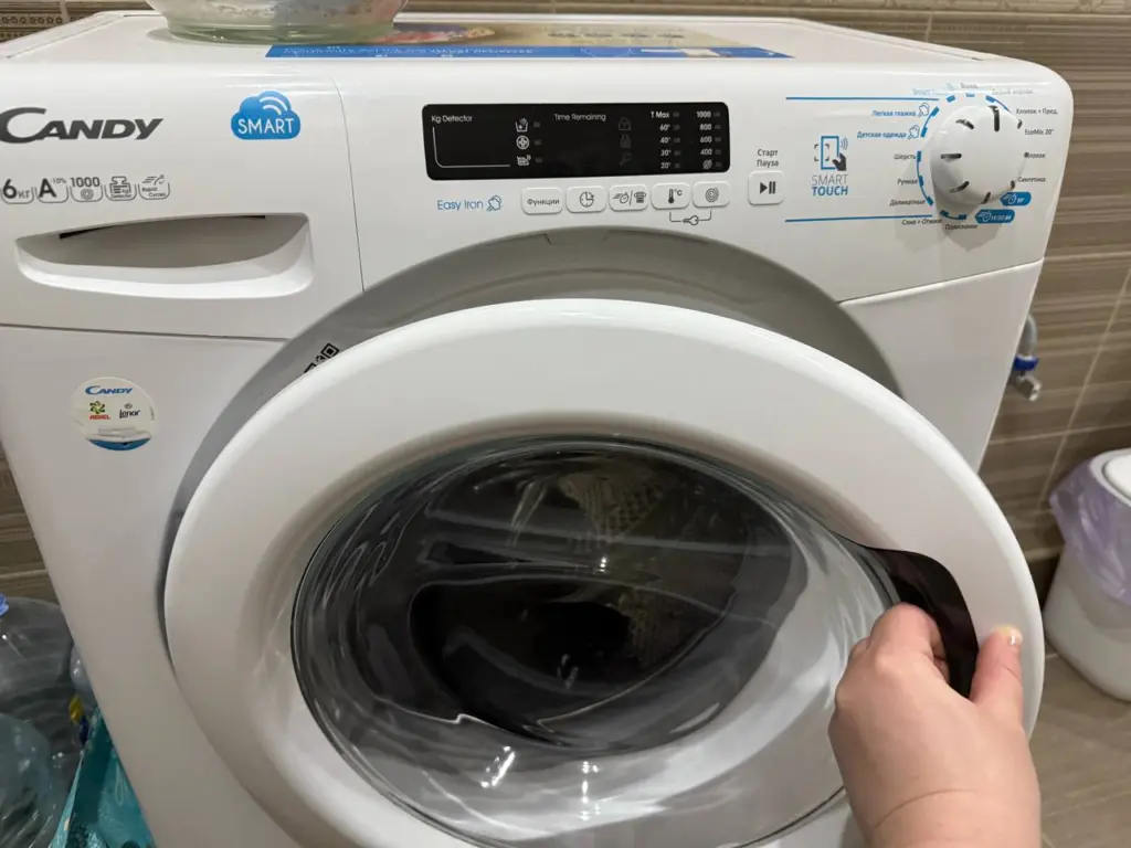 Где лучше класть порошок в стиральной машине — в лоток или в барабан запомните это
