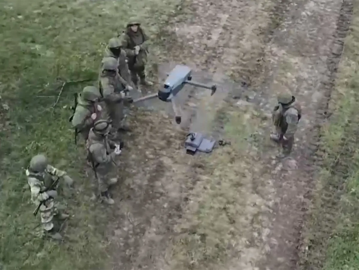 Опубликовано видео, на котором ВСУ оставляют раненых под ударами российских БПЛА0