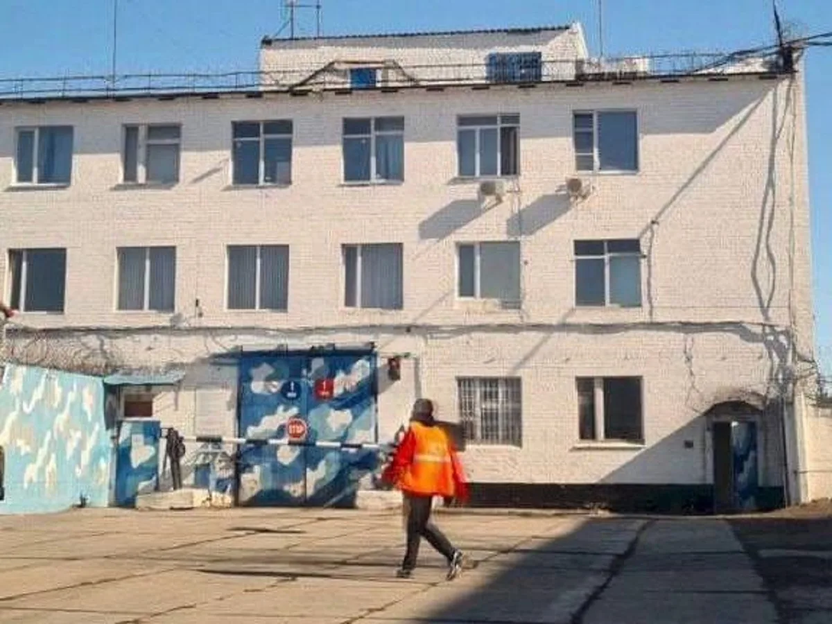 На Урале у колонии задержали грузовик, полный оружия0