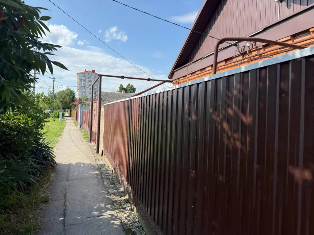 Оставьте дорогие заборы в прошлом: новое стильное и экономичное решение, которому позавидуют соседи