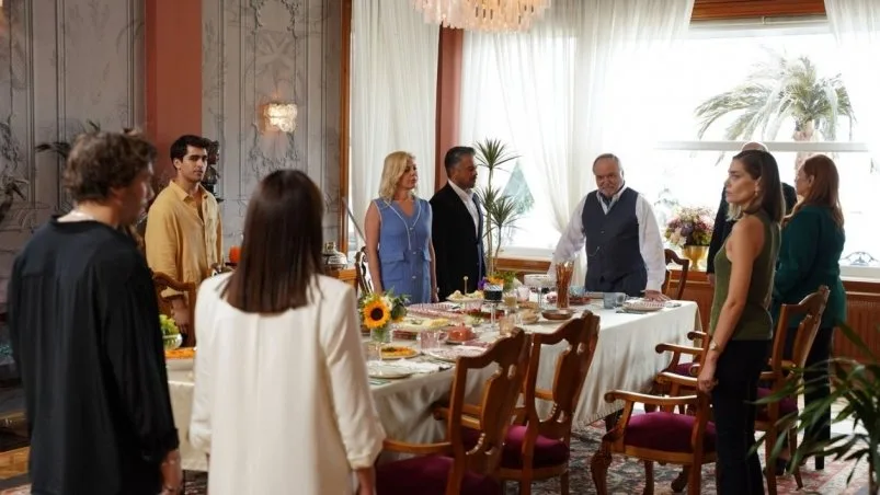 Сериал "Зимородок" (12+) стоп-кадр из сериала "Зимородок" (12+) Сериал "Зимородок" (12+) стоп-кадр из сериала "Зимородок" (12+)