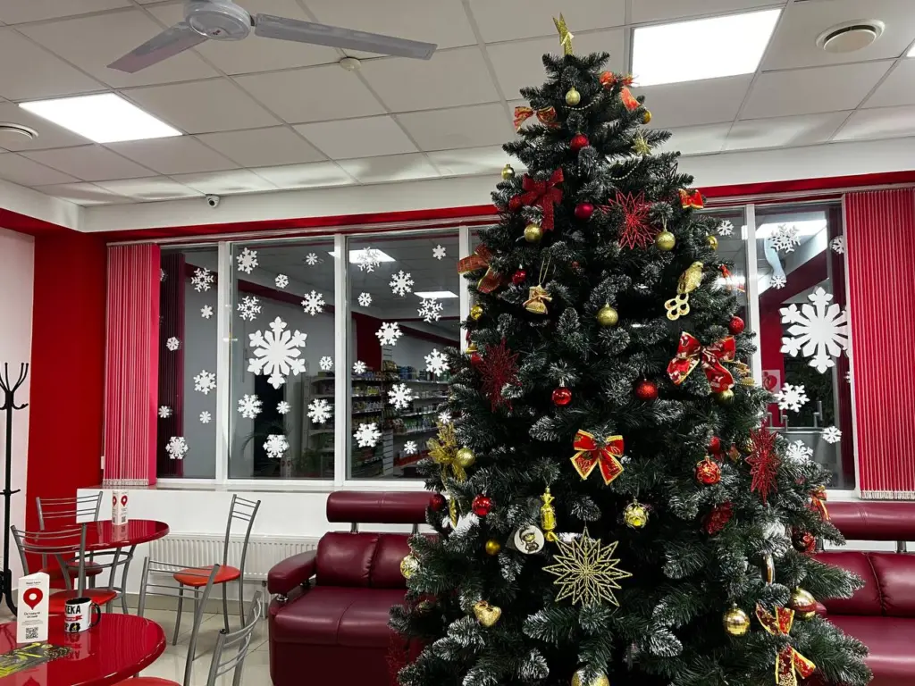 Избавляемся от ненужного перед праздниками: какие предметы следует вынести из дома для привлечения удачи