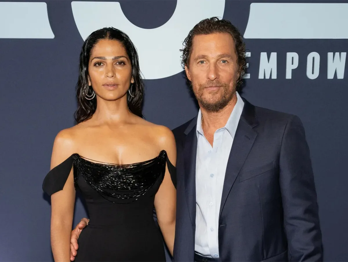 Мэттью Макконахи и его супруга обнажились на камеру0