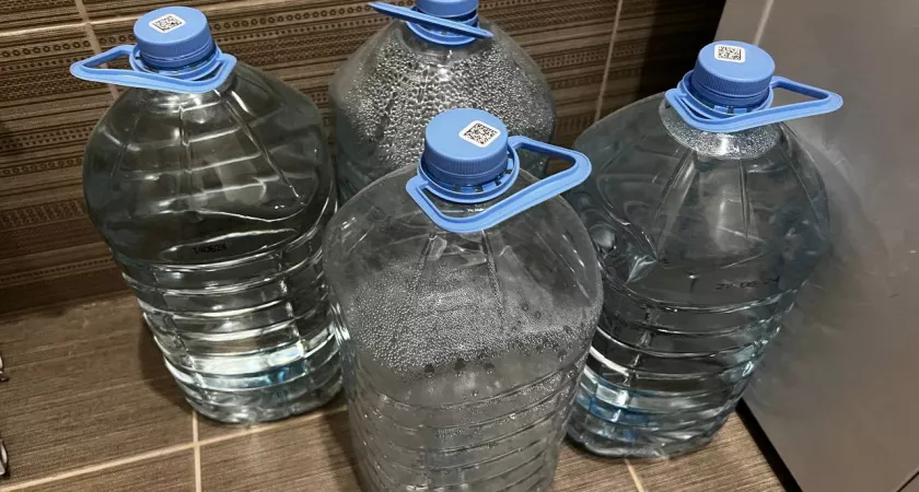 Не выбрасываю пластиковые бутылки: разрезаю на 3 части и получаю незаменимую вещь для хозяйства