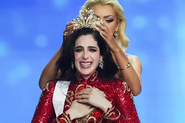 Корона через слезы: История победительницы «Мисс Вселенная» и её испытания в родном городе и Бангкоке