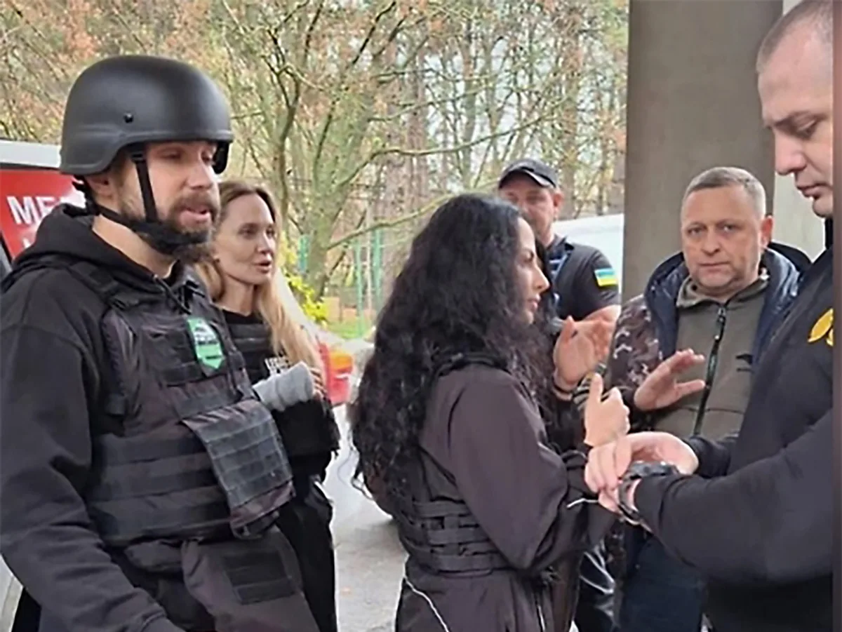 Скандал с охранником Анджелины Джоли в Херсоне и его визитом в ТЦК оброс неожиданными пикантными подробностями0