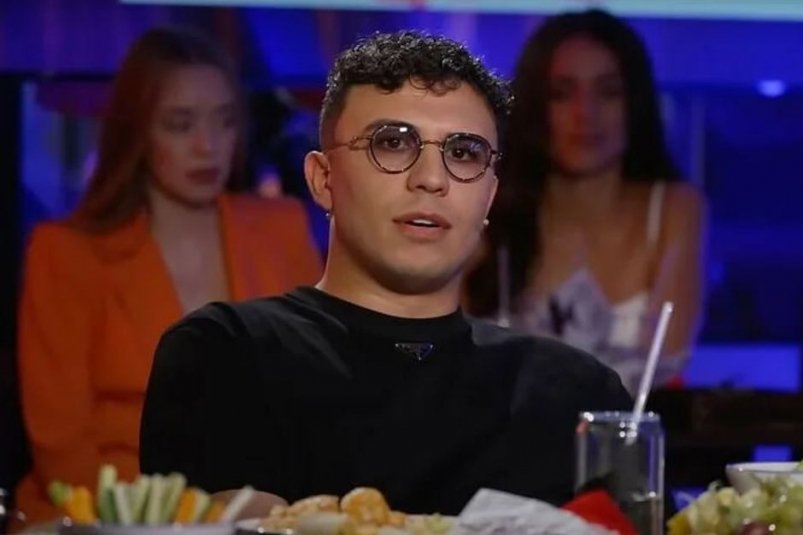 Суба стоп-кадр из шоу "Вопрос ребром" (18+) Суба стоп-кадр из шоу "Вопрос ребром" (18+)