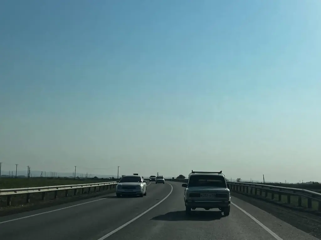 Разрешенные случаи обгона через сплошную линию: автоюрист разъясняет важный нюанс ПДД