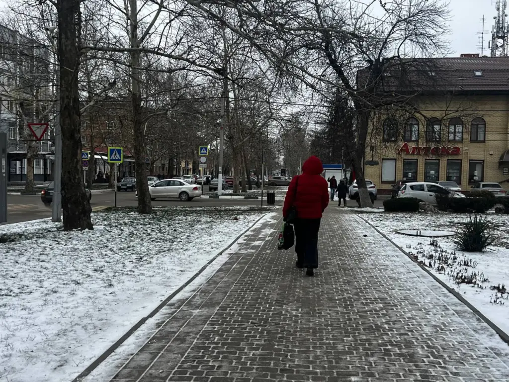 Три мазка на подошву — и сапоги не скользят даже на ледяном тротуаре: ощущение, как будто иду по траве