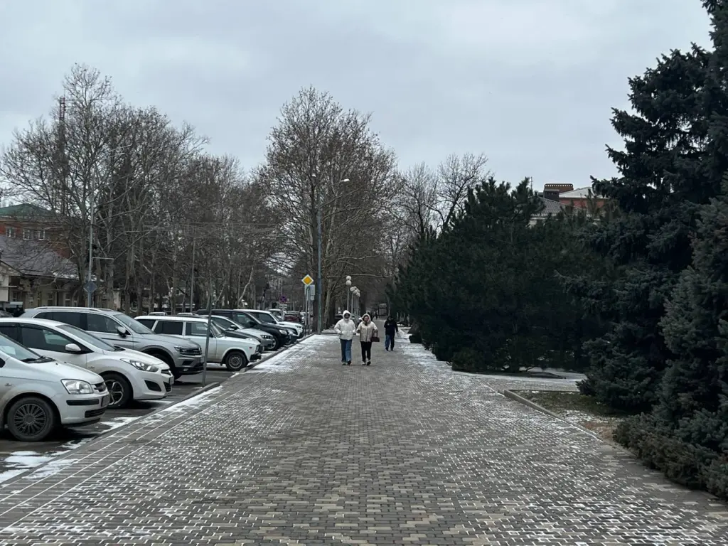 Четырех пшиков на подошву достаточно — я бегаю по льду, как по стадиону: ботинки не скользят неделями