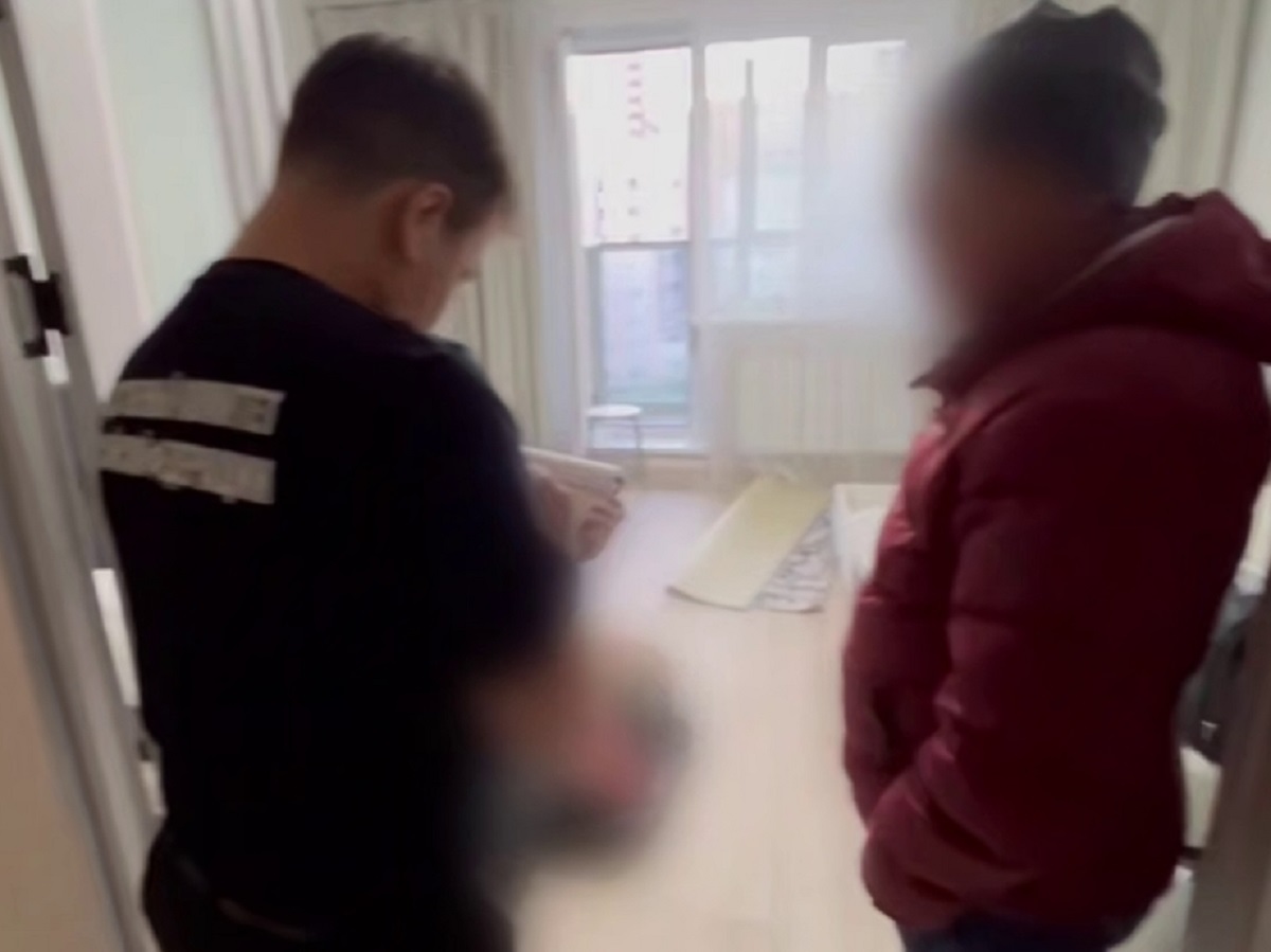 В Челябинске в диване обнаружено изрезанное тело 5-летней девочки0