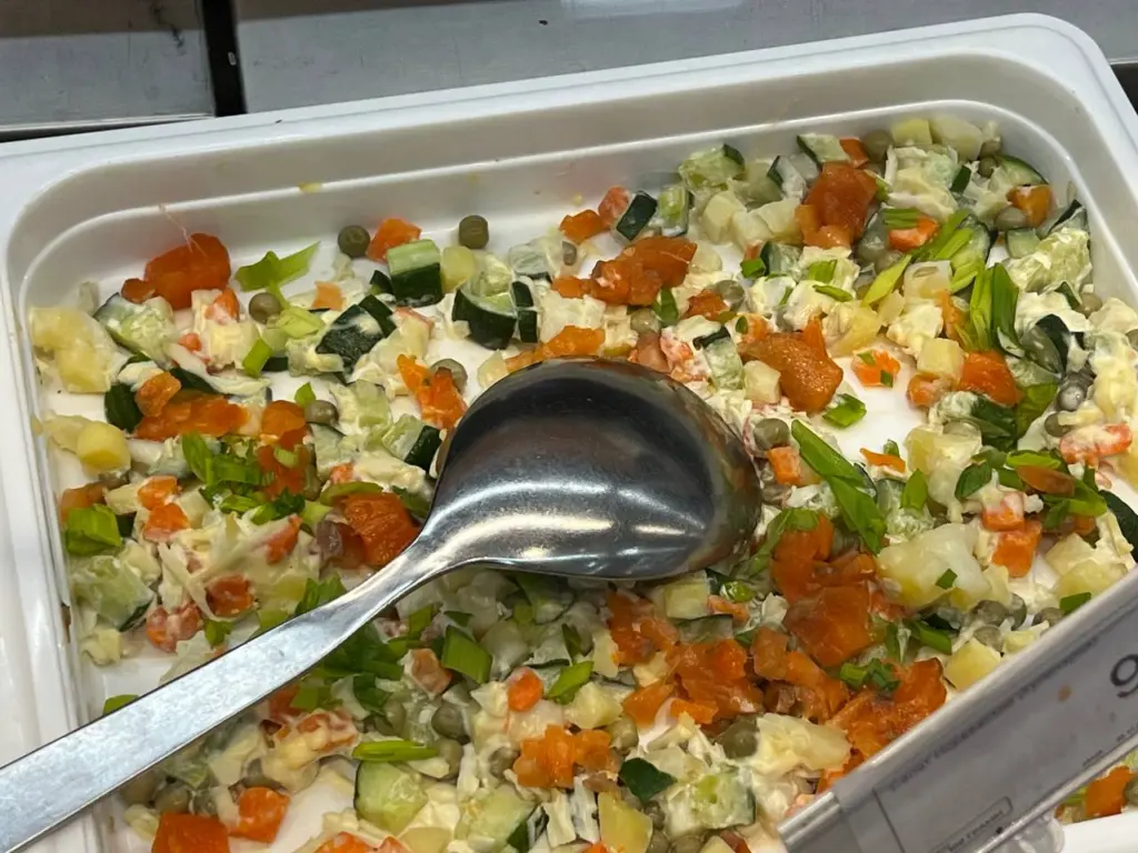 Салат «Пегас» привлечет удачу и деньги в год Огненной Лошади – добавьте на новогодний стол