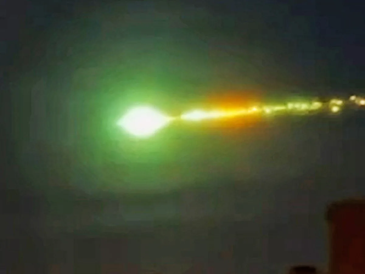 Ученые раскрыли тайну происхождения болида, пролетевшего над Москвой0