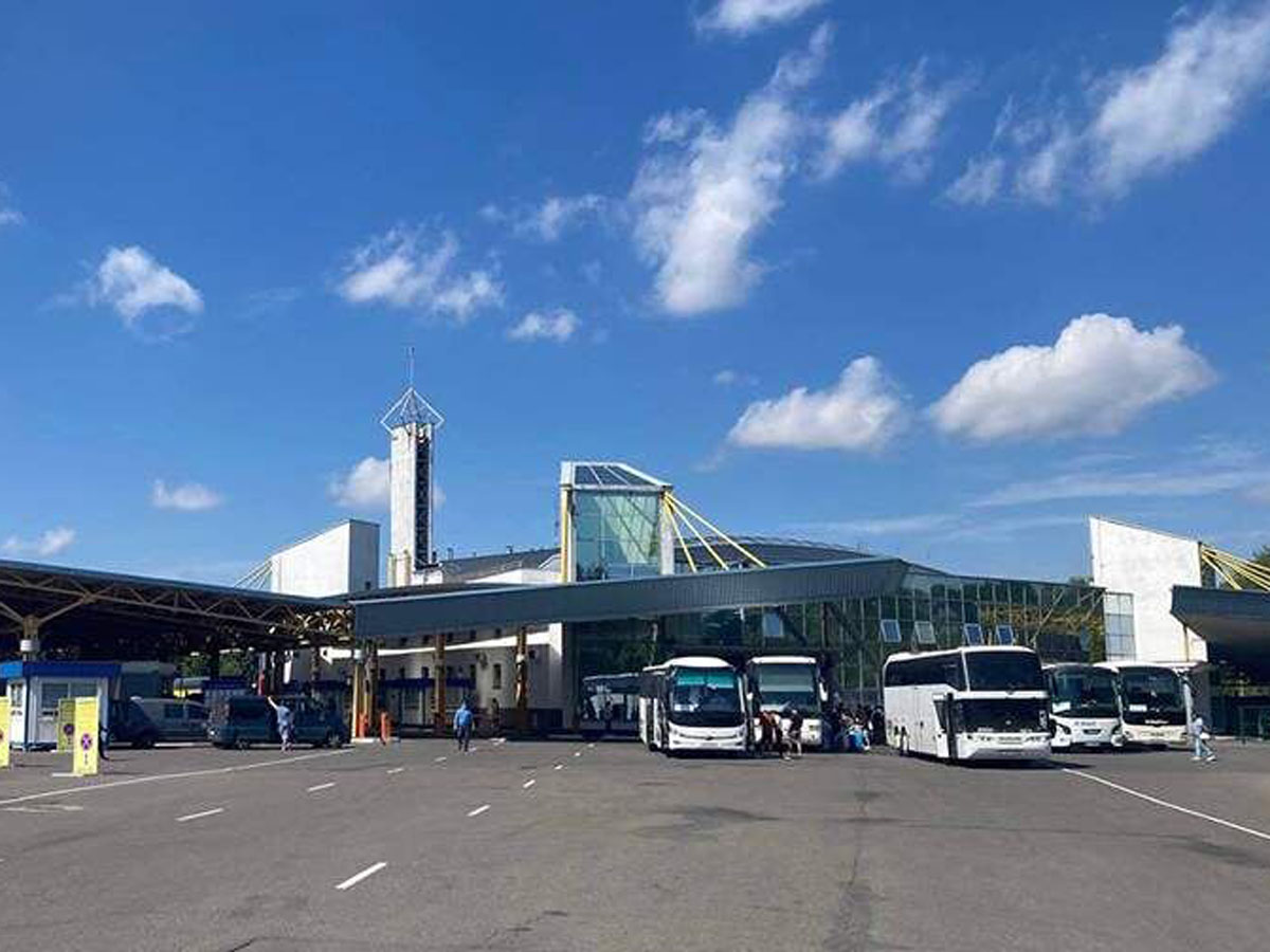 Тысячи автомобилей застряли в пробке на границе Беларуси и Польши0