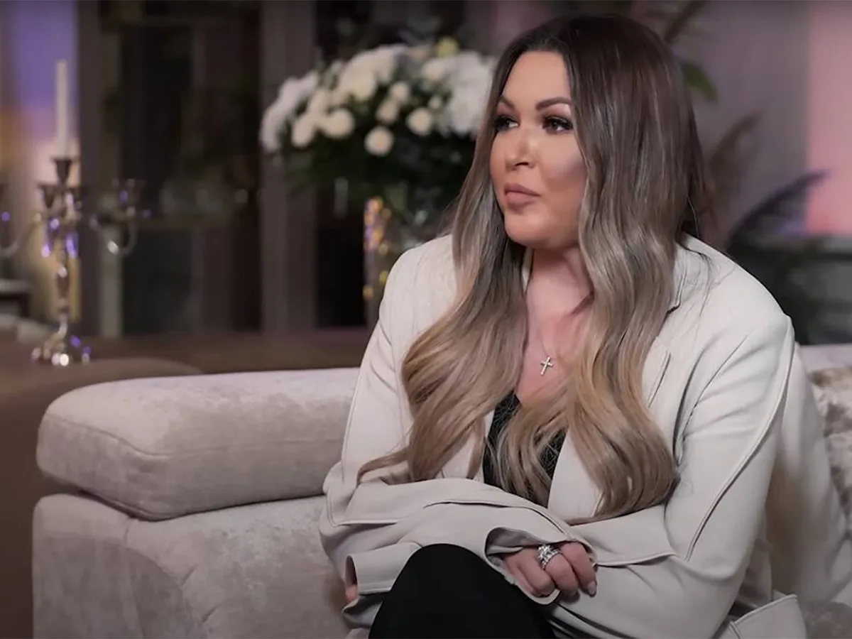 Ирина Дубцова появилась в платье с глубоким декольте до пупка0