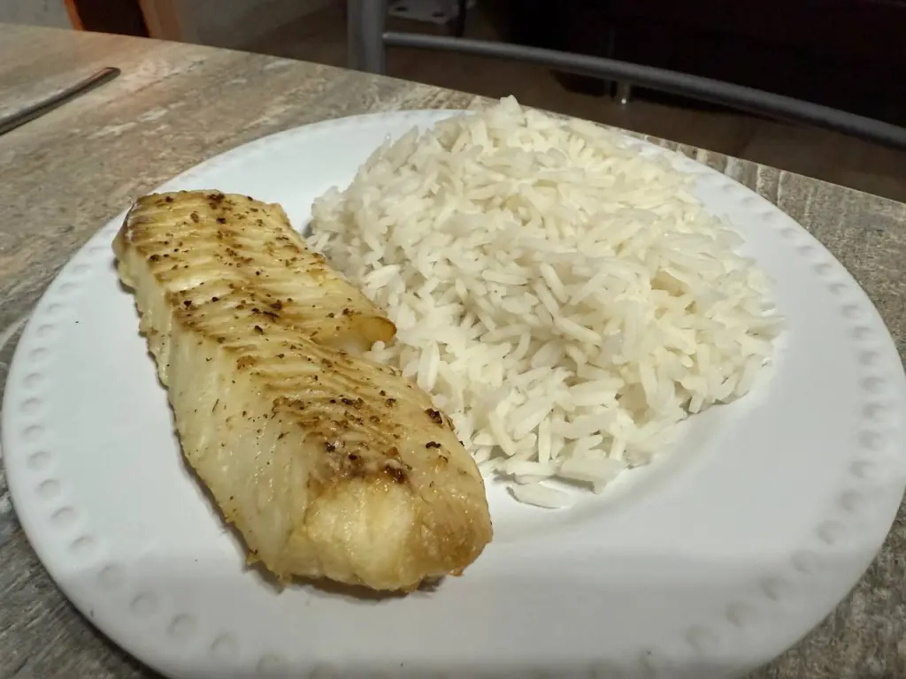 Заметил в магазине квадратный минтай и теперь включаю его в рацион почти каждый день — вот его преимущества перед обычным