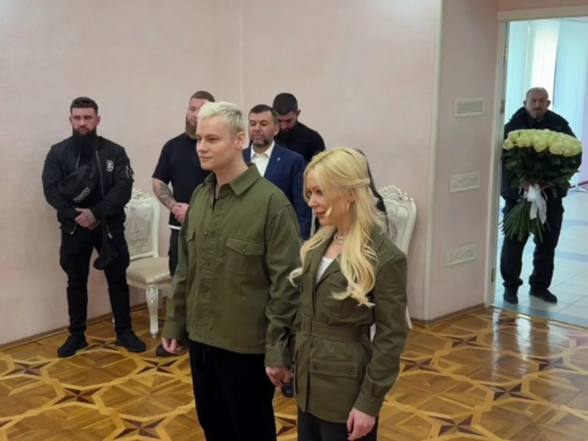 В Сети появилась шокирующая правда о «скромной» свадьбе SHAMAN’а и Мизулиной в Донбассе0