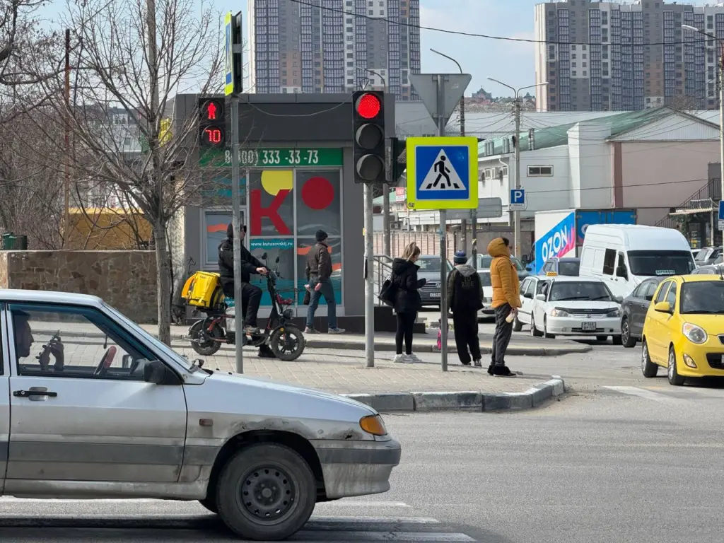 Инспектор ГАИ предлагает пройти в патрульный автомобиль какие меры предпринять чтобы избежать неприятностей