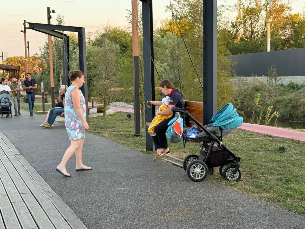 Россияне столкнутся с массовыми штрафами за оставленные в подъездах детские коляски — соседи активно жалуются