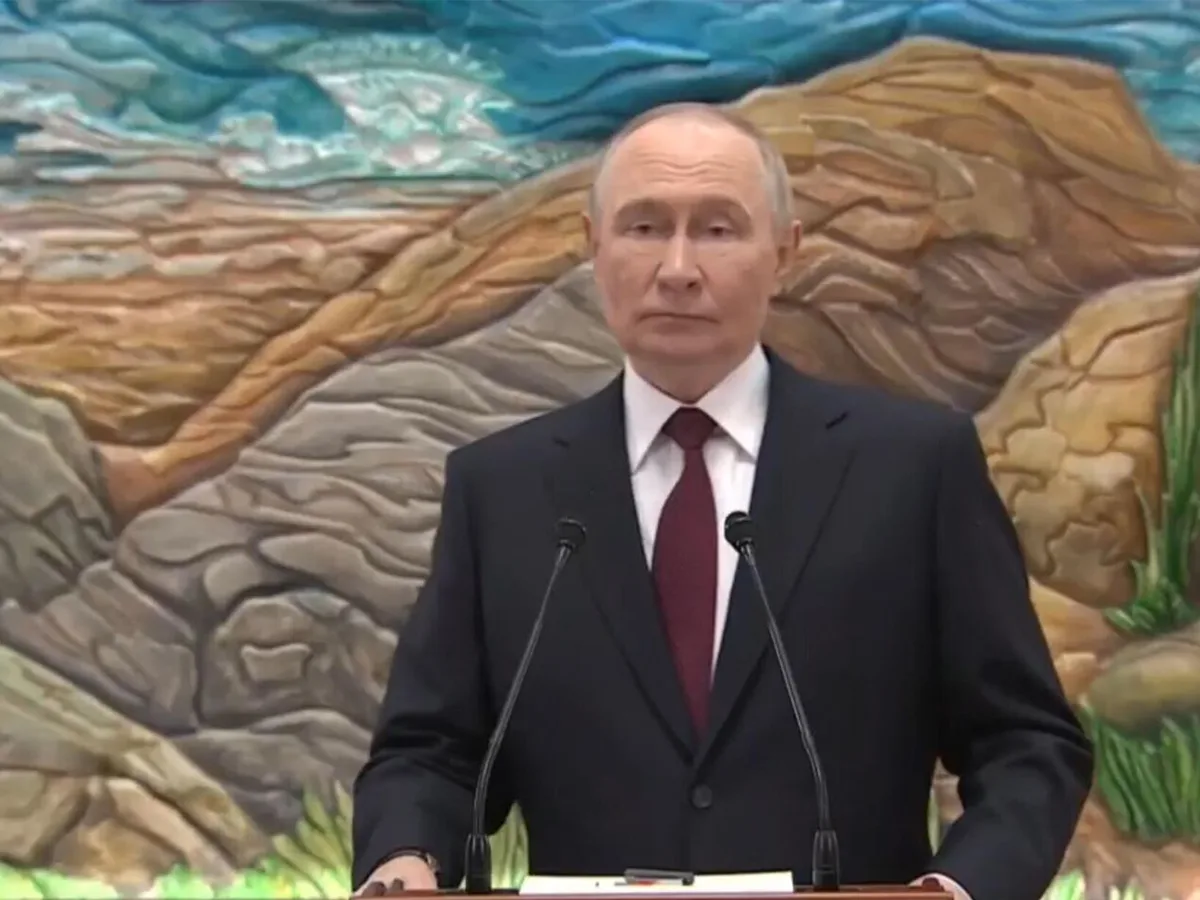 Путин выдвинул Украине «бескомпромиссный ультиматум», сообщает Daily Express0