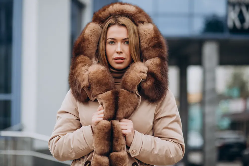 Топ-3 самых стильных моделей пуховиков для зимы 2025-2026: что носят главные модницы страны