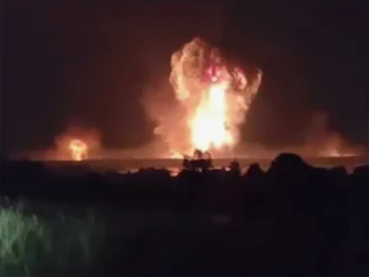 ВС РФ атаковали ж/д-узел с помощью «Гераней» произошел пожар в эшелоне ВСУ0