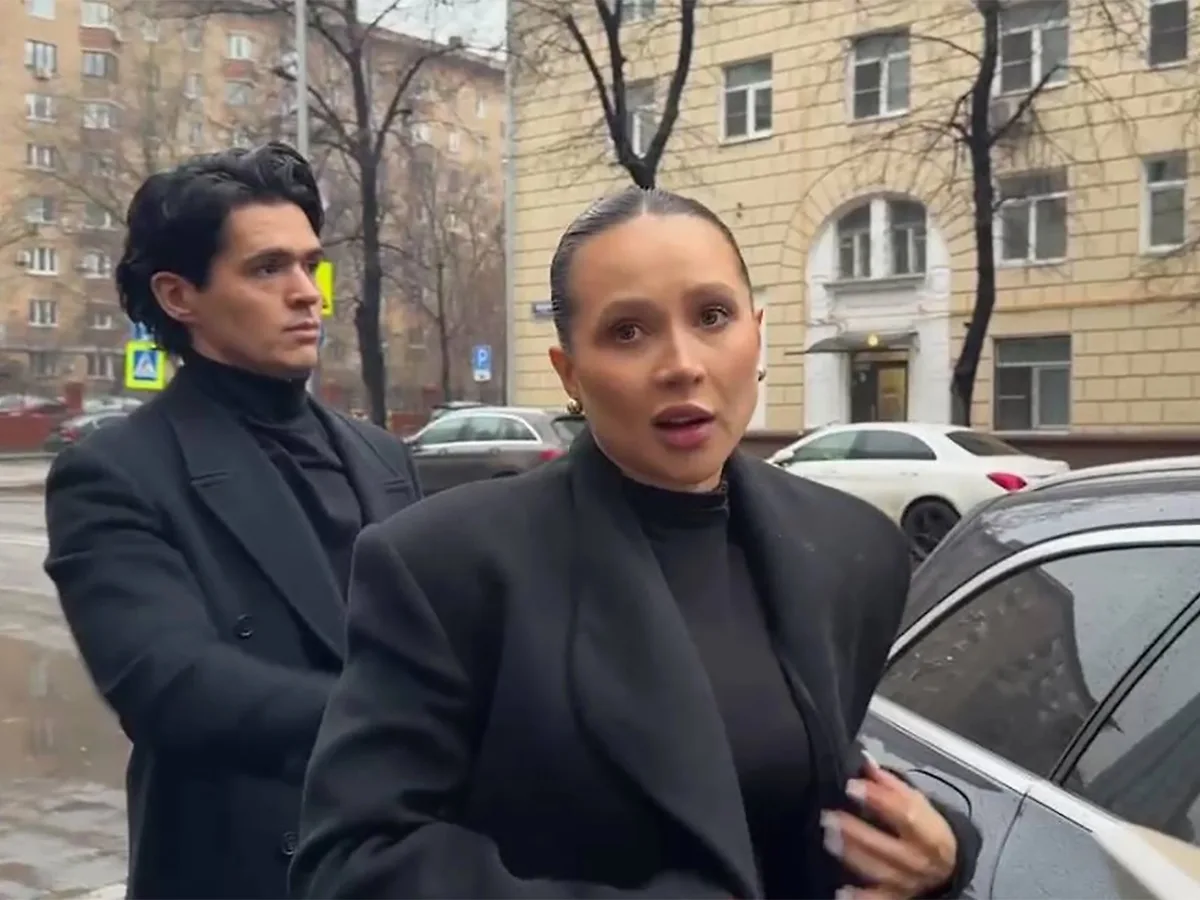 Беременная Лерчек, появившаяся в суде, рассказала, кто является отцом ее ребенка0