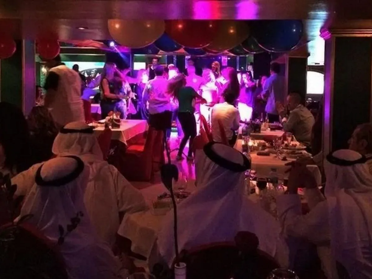 Школьниц из России стали привлекать в Дубай для участия в закрытых вечеринках с шейхами0