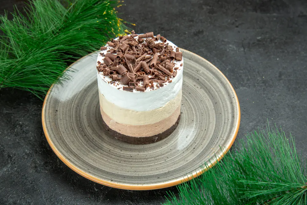 Удивительный торт без использования духовки и миксера – идеальное решение в условиях отключения электричества, когда хочется насладиться чем-то вкусным немедленно