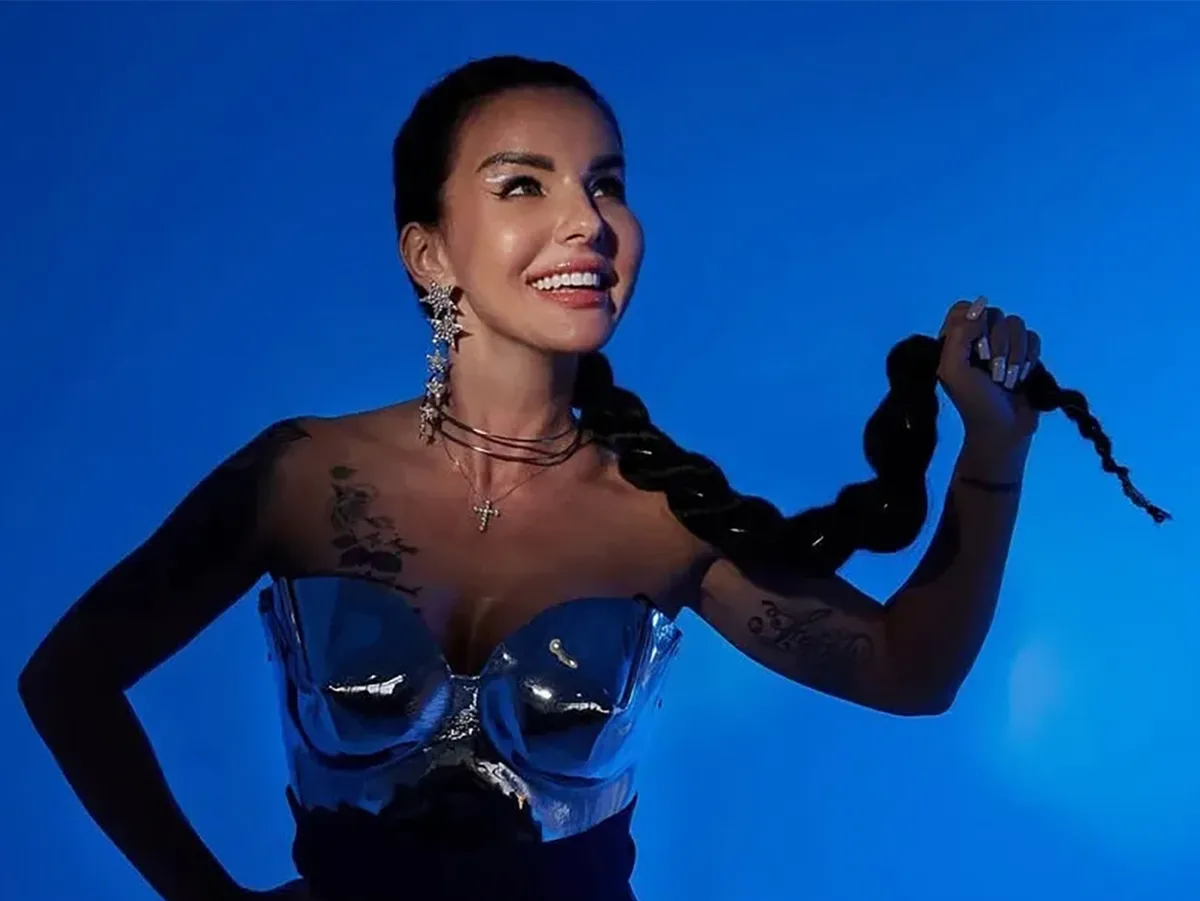 Юлия Волкова из группы «Татушки» продемонстрировала свое великолепное тело без одежды0