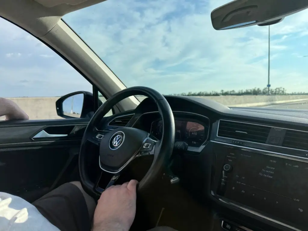 Два пшика на лобовое стекло — и никаких запотеваний: идеальная видимость на весь день