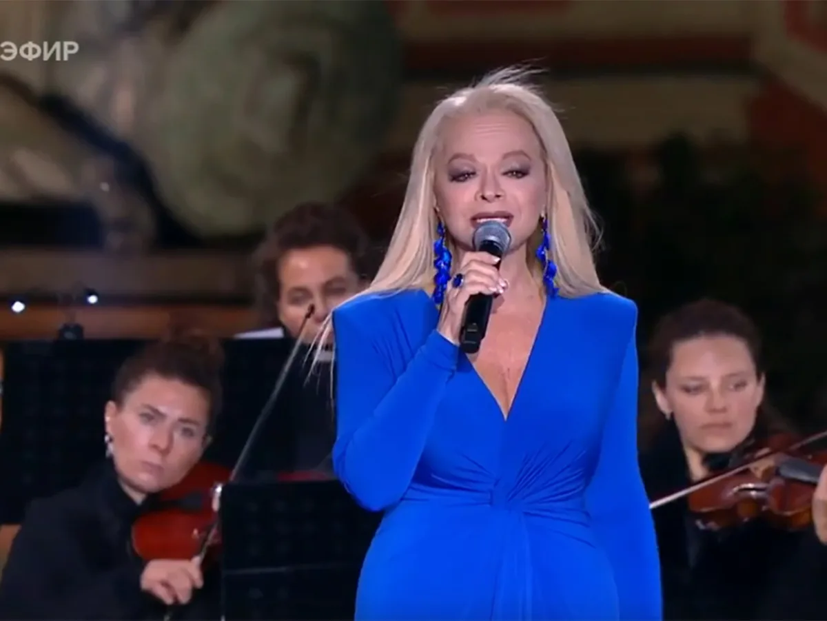 Артистов России попросили помочь собрать средства для Ларисы Долиной0