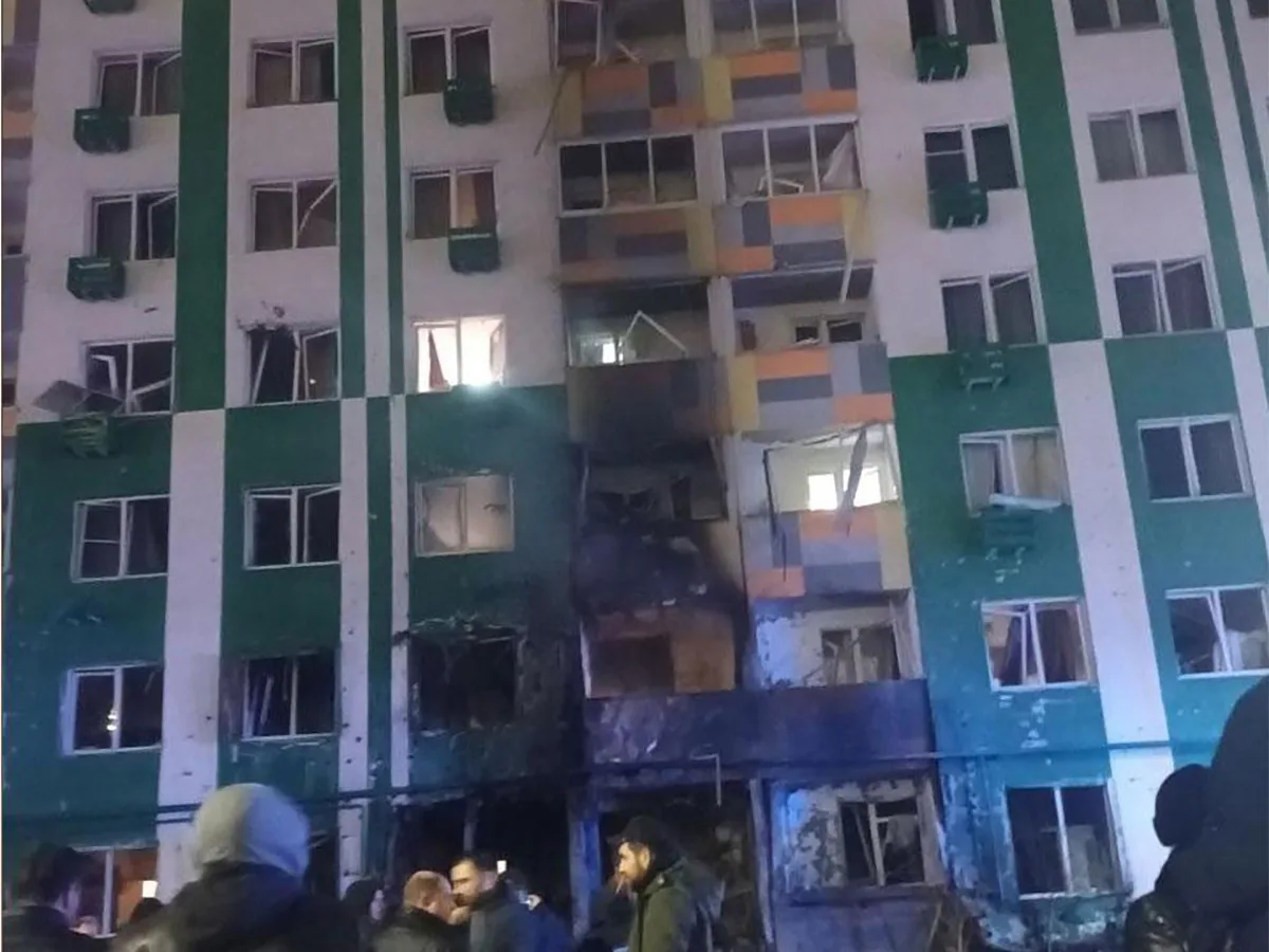 БПЛА украинских вооруженных сил пробил этаж в многоэтажке Твери: пострадали взрослые и ребенок0