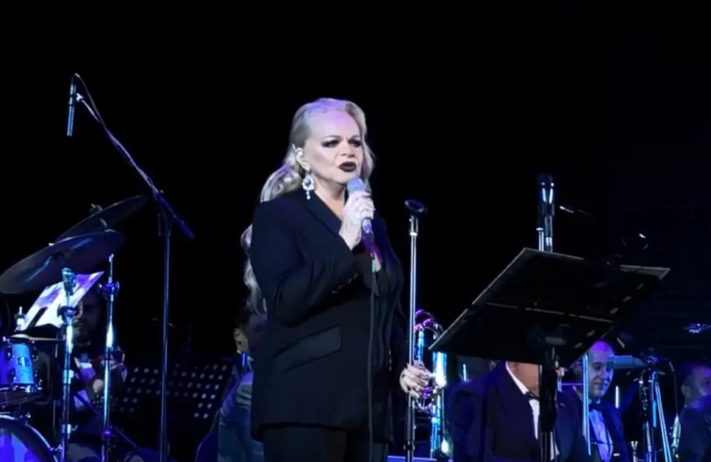 Русские сплоченно выступали против Наполеона, Гитлера и Долиной. Певицу критикуют из-за ситуации с квартирой и вспоминают ее прошлые скандалы