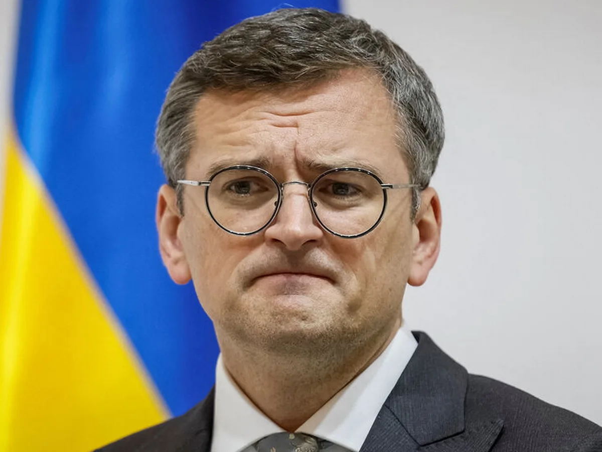 Экс-глава МИД Украины Кулеба засветился на концерте с пьяной любовницей в Киеве, пока другие ведут войну0