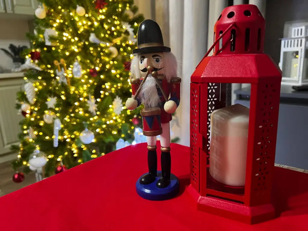 Создайте новогоднюю атмосферу в вашем доме одним щелчком пальцев — начните прямо сейчас