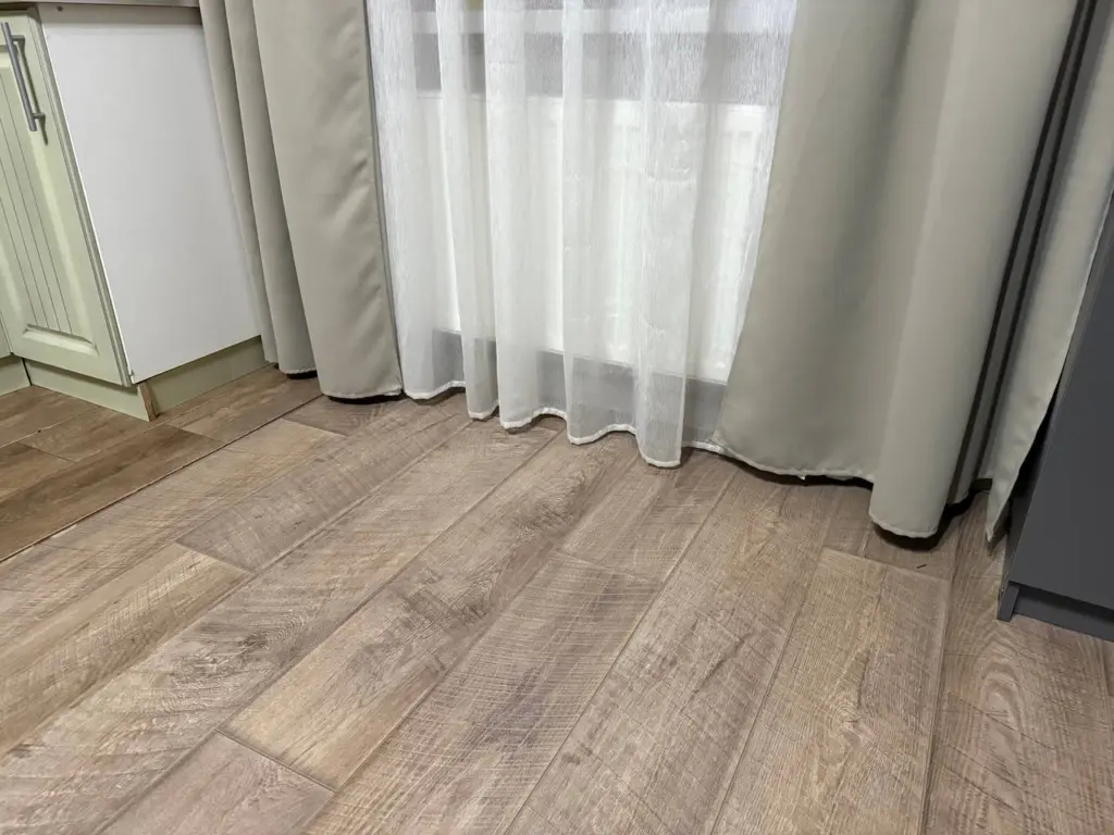 Эффективный способ чистки пола без химии: дедовские методы превосходят современные средства