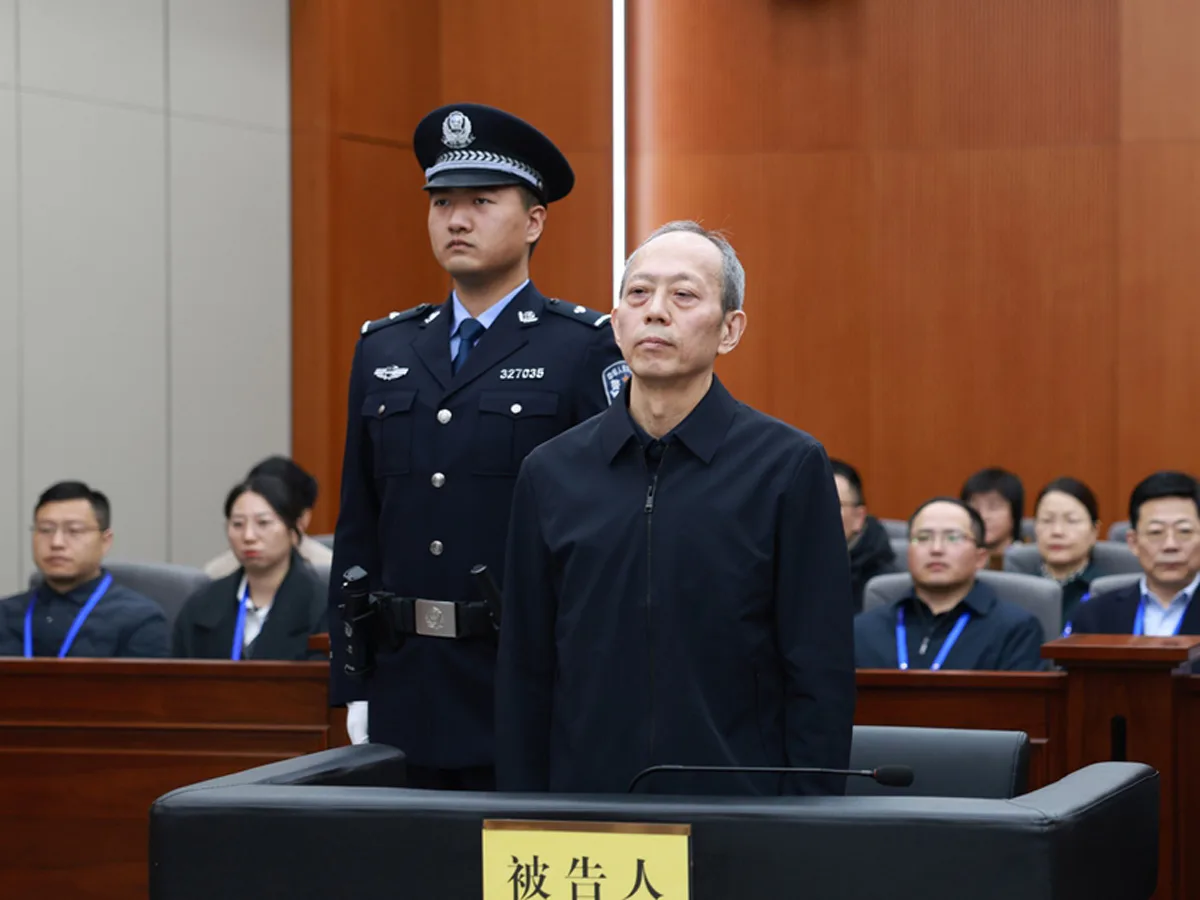 В Китае приговорили к смертной казни бывшего руководителя Huarong International за коррупцию0