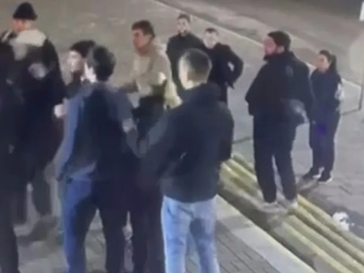 Мигранты с битами устроили атаку на вокзал в Костромской области, по сообщению СМИ0