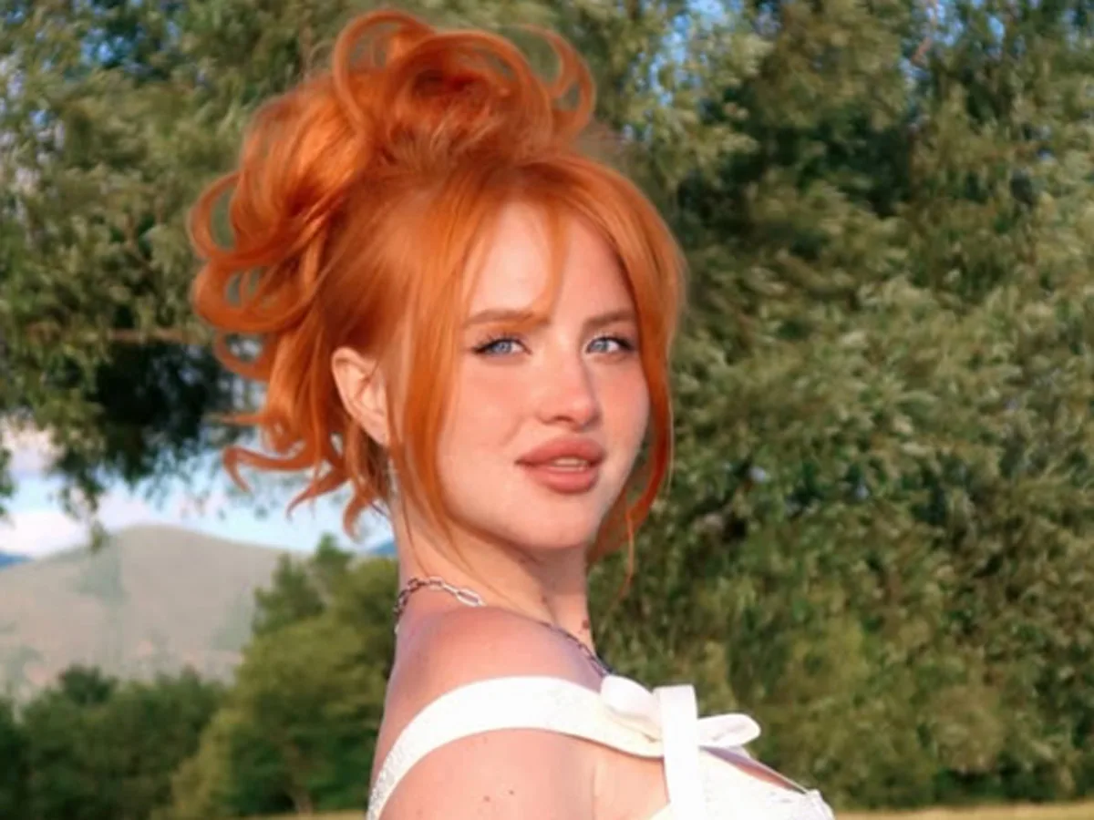 В Москве блогера Карпову наказали за инцидент в метро, когда мужчина её схватил за ягодицы0